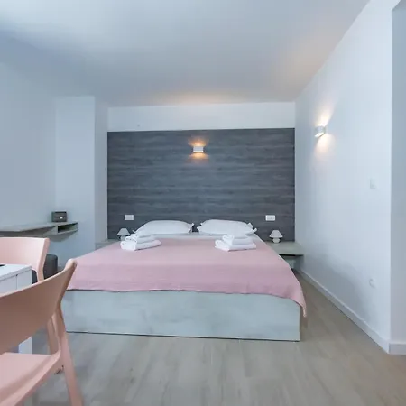 Beachfront Tide Srzic Apartment Makarska
