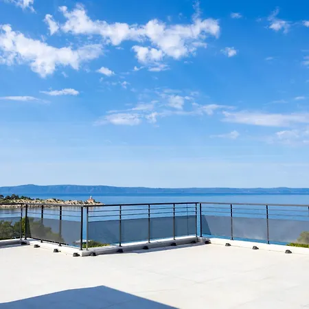 Beachfront Tide Srzic * Makarska